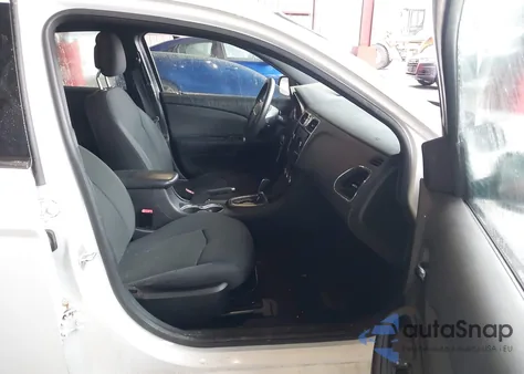 2012 Chrysler 200 Lx z USA, uszkodzony, nr VIN 1C3CCBAB8CN158808